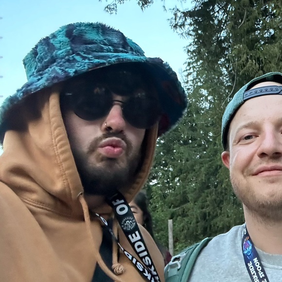 Meet your Posher, Brandon - Picture 2 of 3